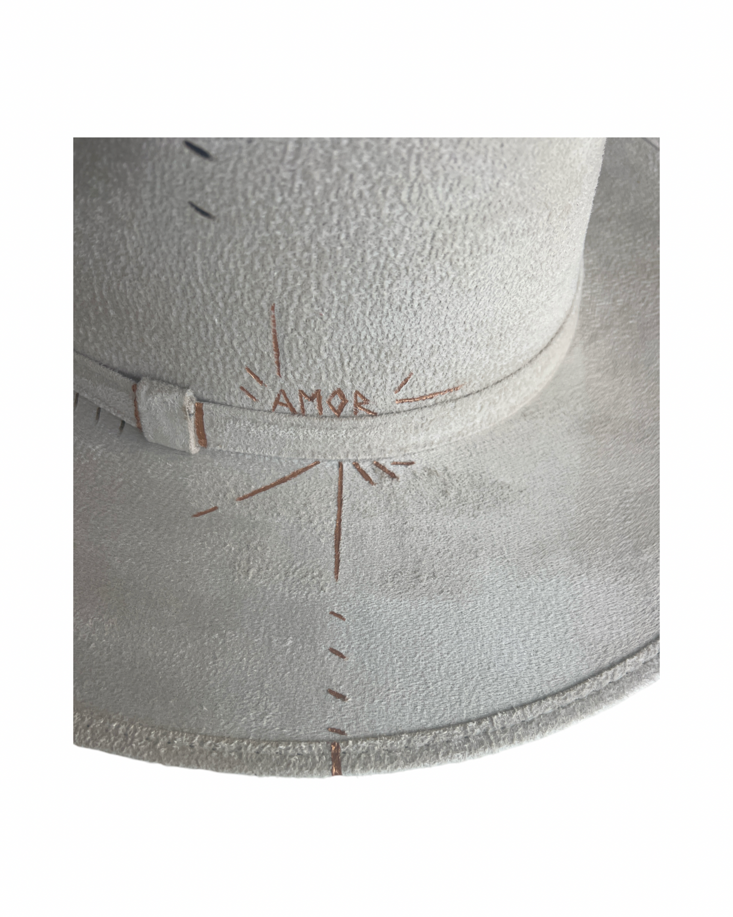Love hat bone white